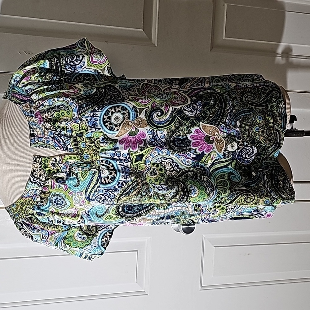 TALBOTS, Paisley print blouse size 16. Cap sleeves. Polyester multiple colors.